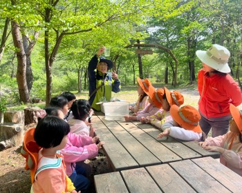 우와 올챙이가 서로 달라요~