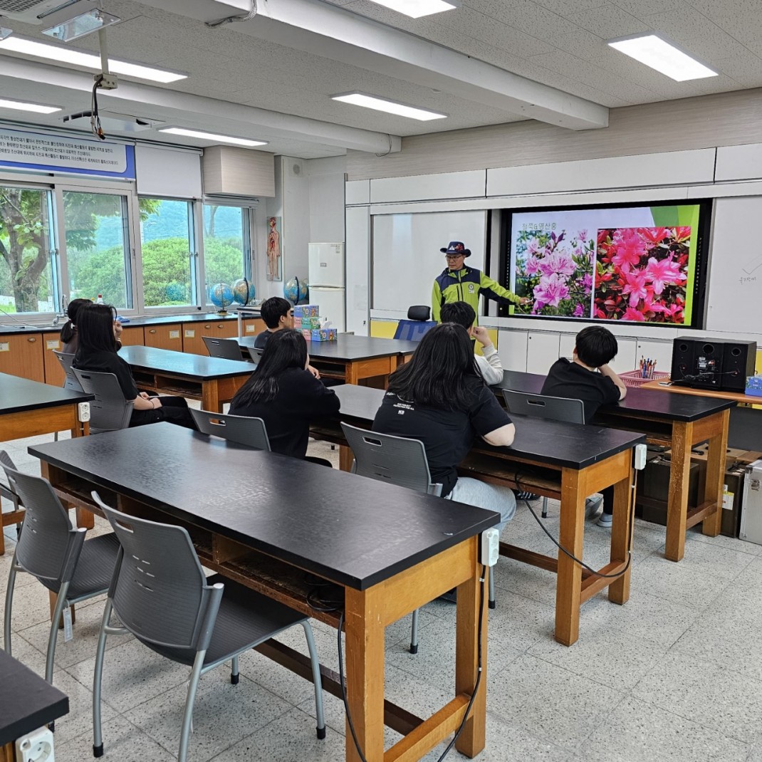 영천 화산중학교 숲해설 이미지